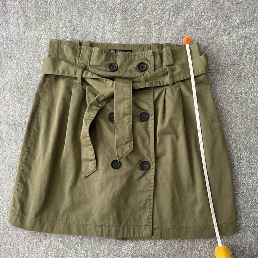 Size M Bershka Army Green Double breasted skirt